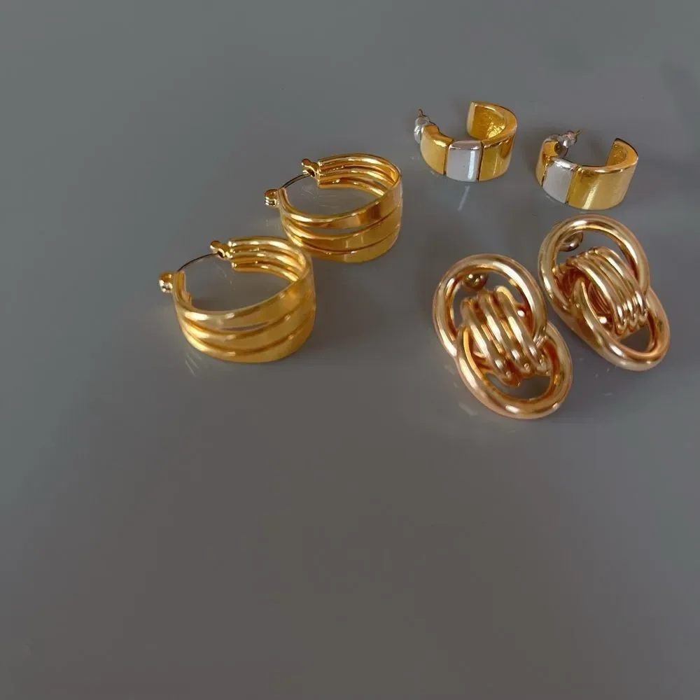 N/A three pairs