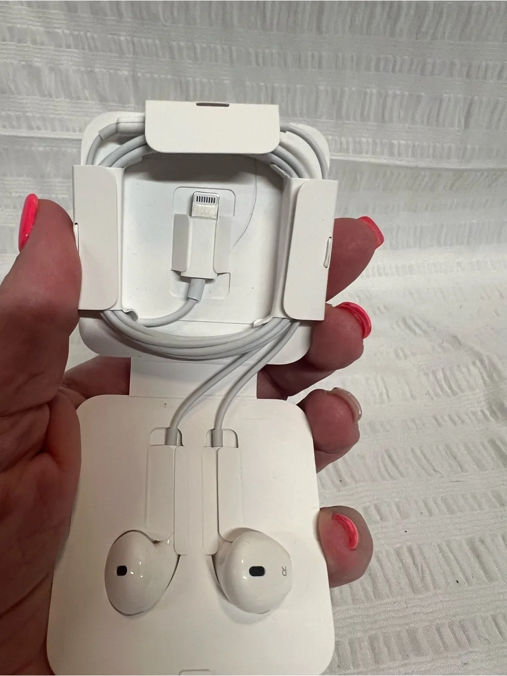 Apple wired earphones