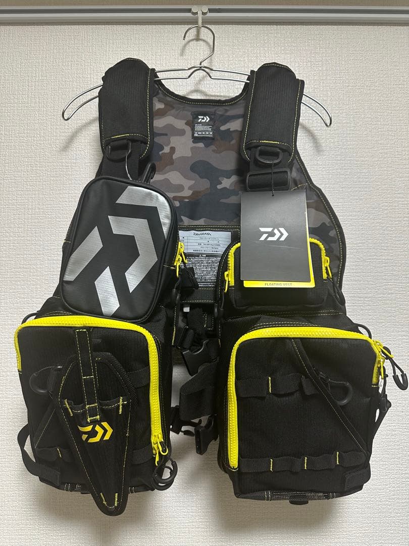 Daiwa DF-6206 Black/Camouflage Life Jacket