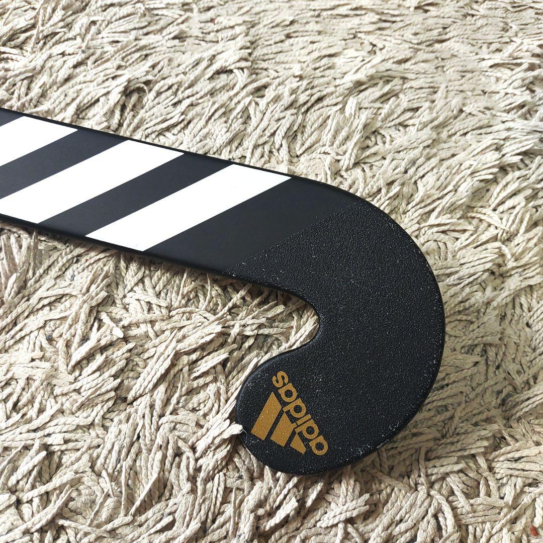 brand adidas<br><br>color