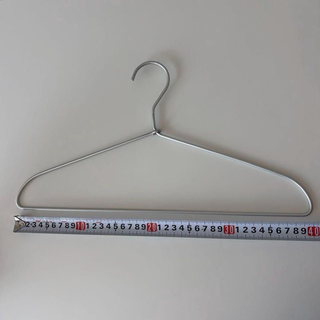 where touch hangers<br><br>