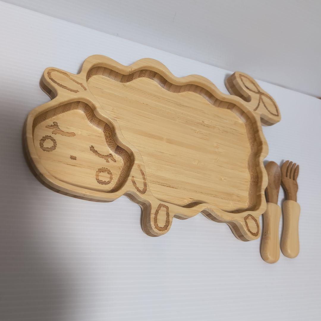 Sheep-shaped bamboo plate and cutlery set