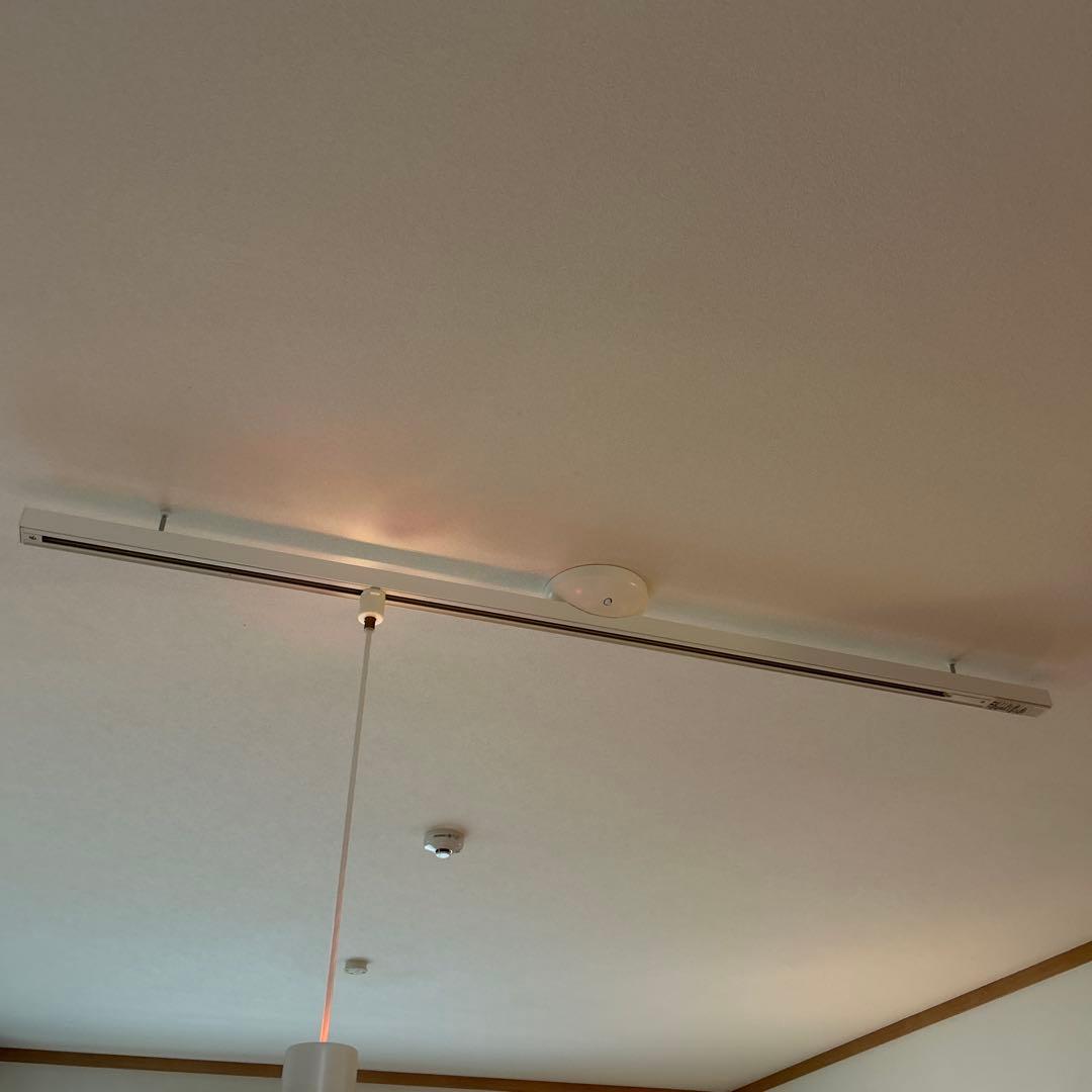 (For iteme only) White Lighting Rail