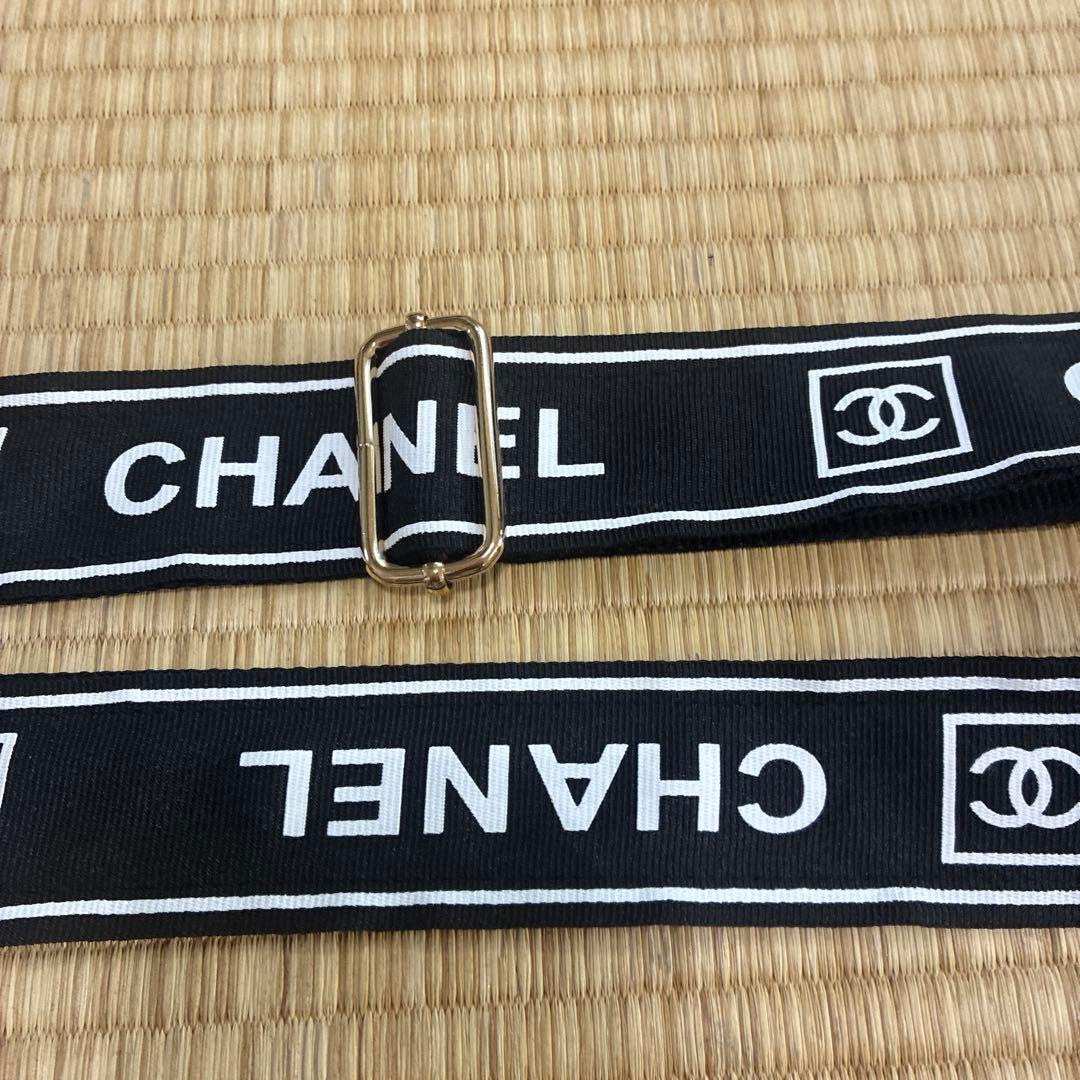 CHANEL <div class=gnlqyh